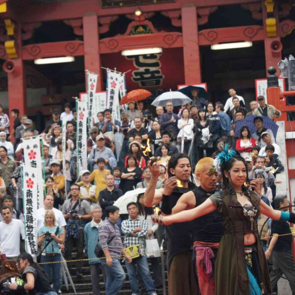 大須大道町人祭で火付盗賊ファイアーパフォーマンス