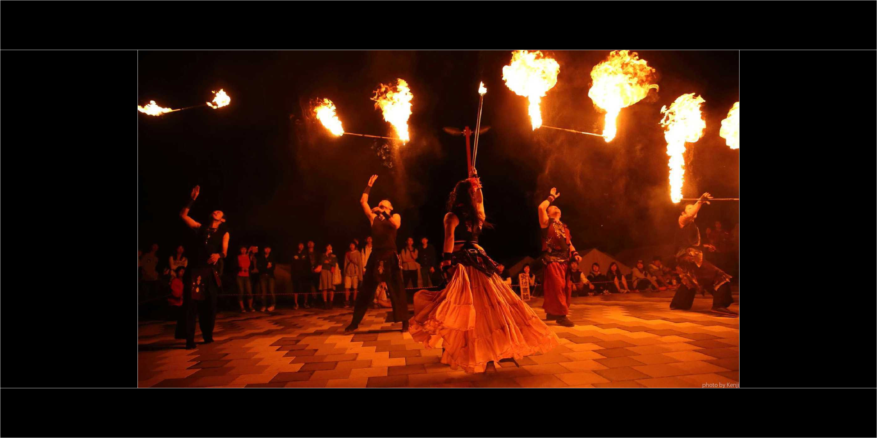 火付盗賊のファイアーショー