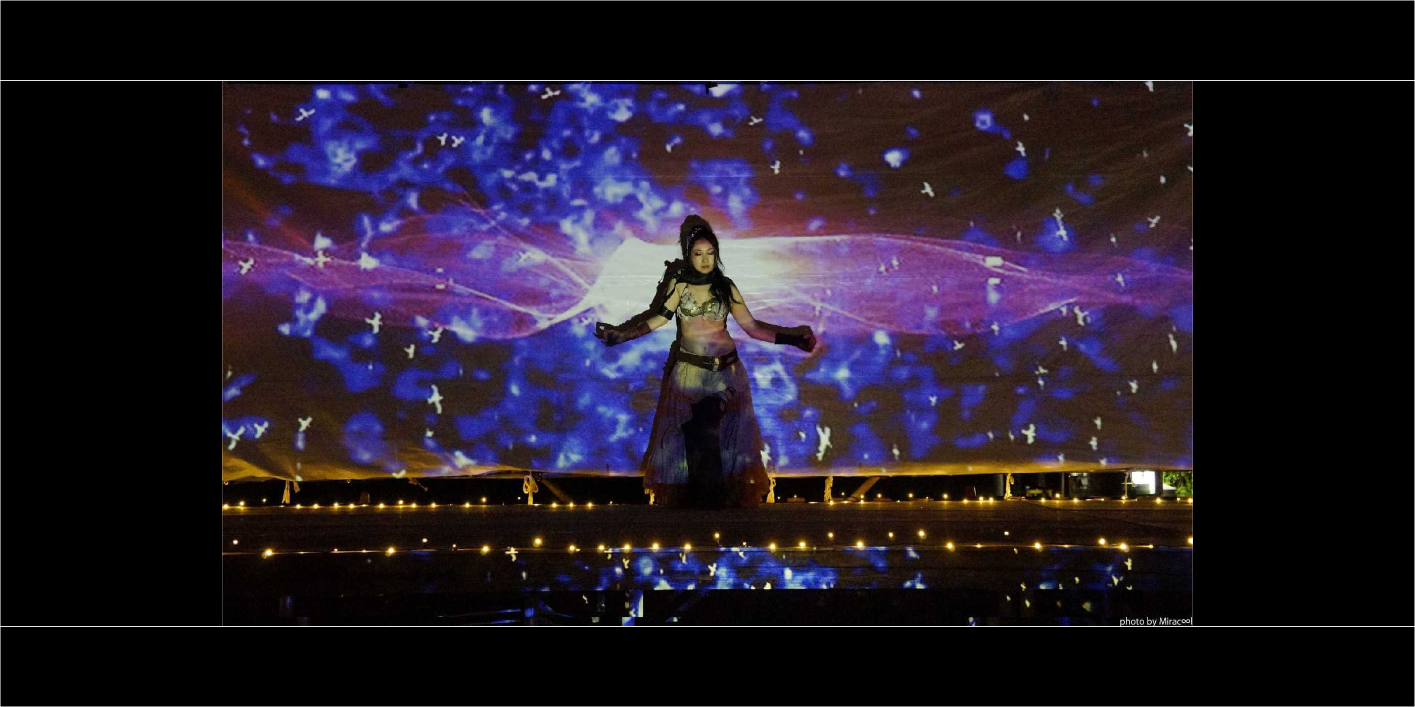 火付盗賊イヨイヨのベリーダンスと映像のコラボ