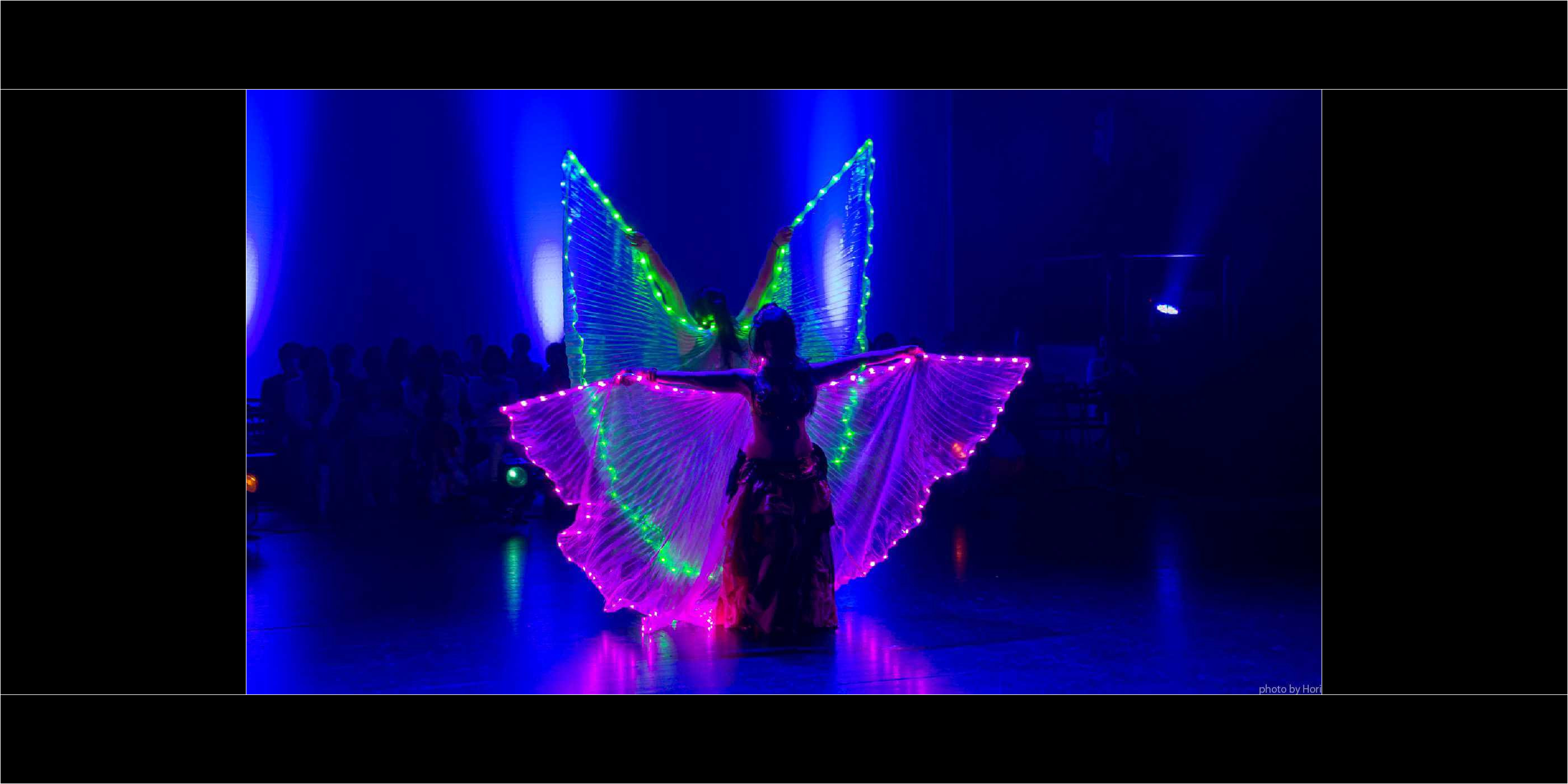 火付盗賊のＬＥＤイシスウィングチームパフォーマンス