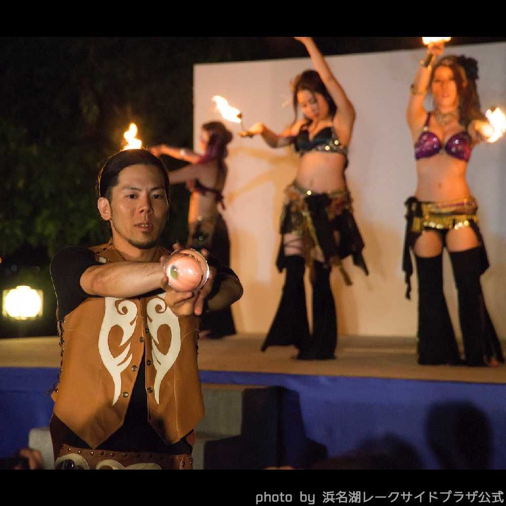 ホテルイベントでファイアージャグリングショー