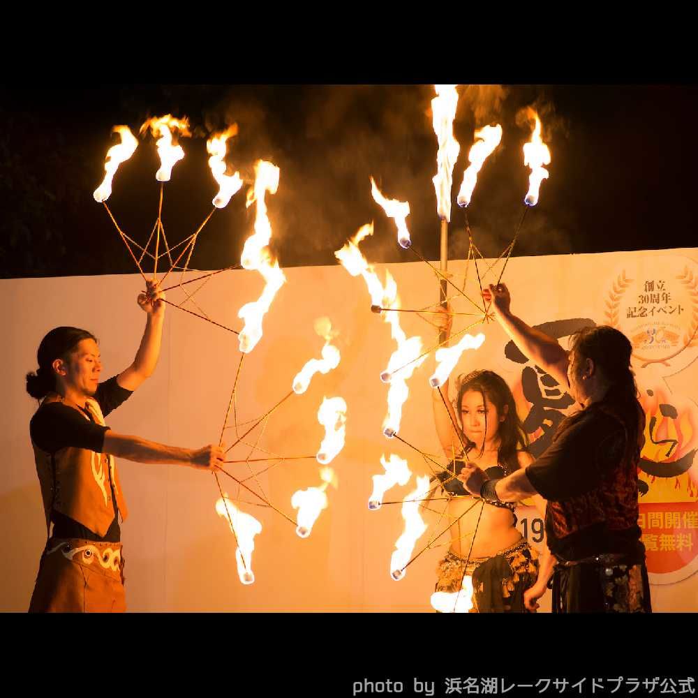 ホテルイベントでファイアージャグリングショー