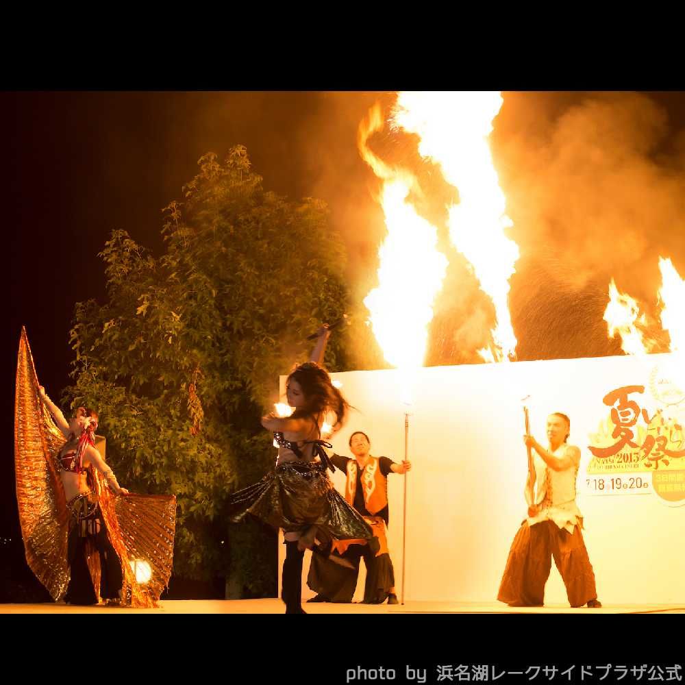 ホテルイベントでファイアージャグリングショー