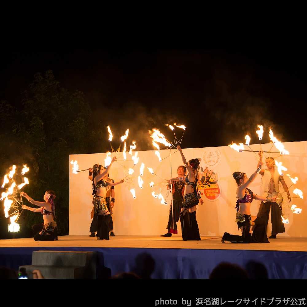 ホテルイベントでファイアージャグリングショー