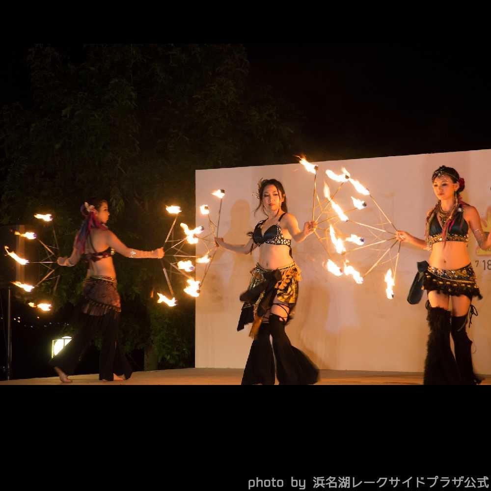 ホテルイベントでファイアージャグリングショー