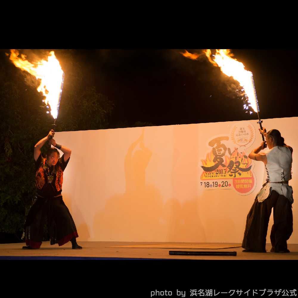 ホテルイベントでファイアージャグリングショー