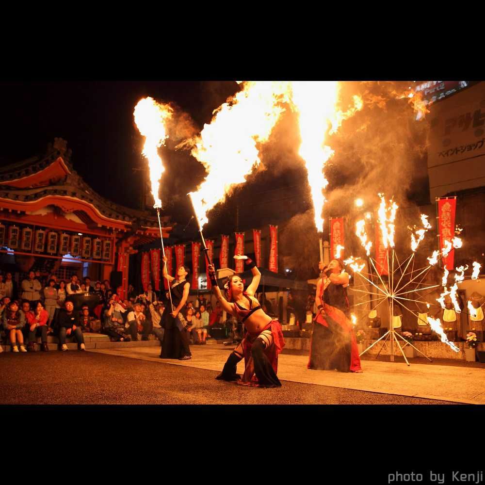 火付盗賊のファイアーパフォーマンス