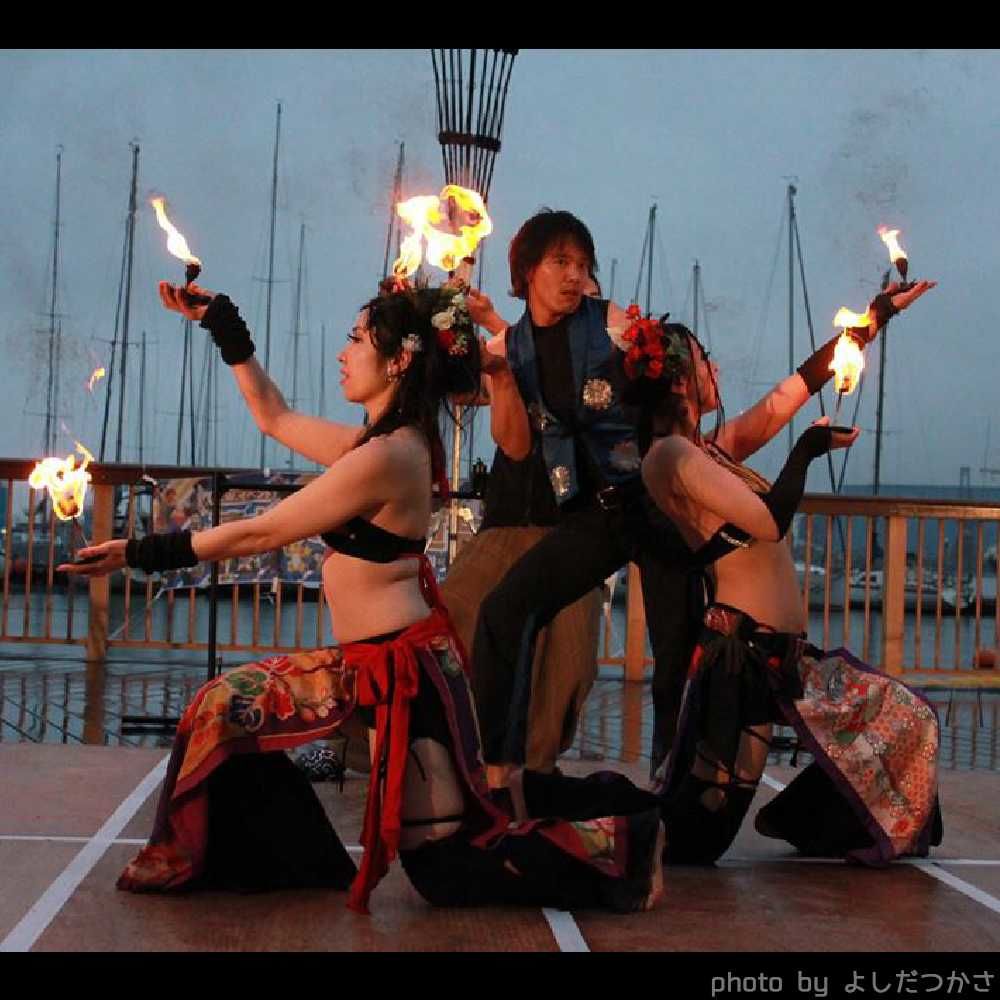 大道芸フェスティバルで火付盗賊ファイアーショー