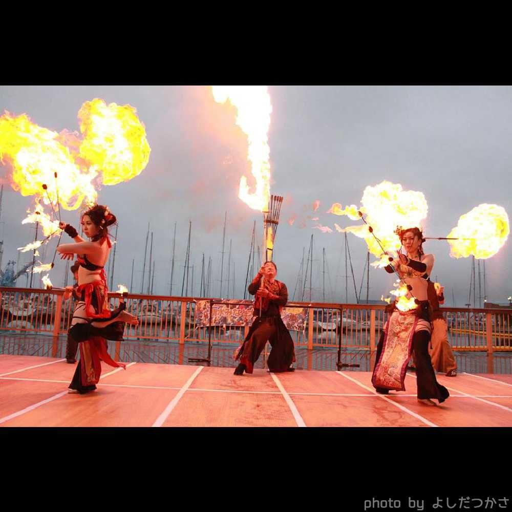 大道芸フェスティバルで火付盗賊ファイアーショー