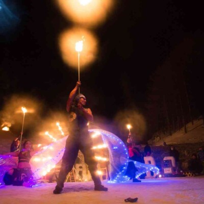 宝台樹スキー場の雪祭りで火付盗賊ファイアーショー