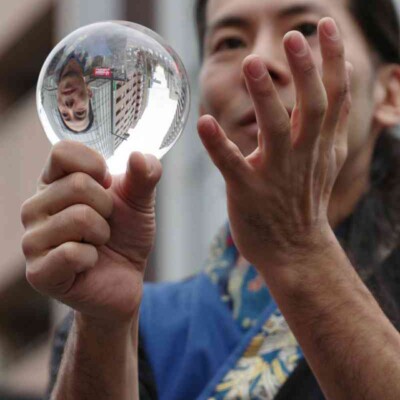 おこたんぺのコンタクトジャグリング 亀戸駅前でファイアー大道芸