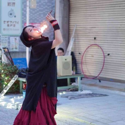 亀戸大道芸 金曜屋台村での火付盗賊ファイアーパフォーマンス