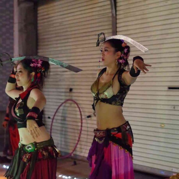 亀戸大道芸 金曜屋台村での火付盗賊ファイアーパフォーマンス