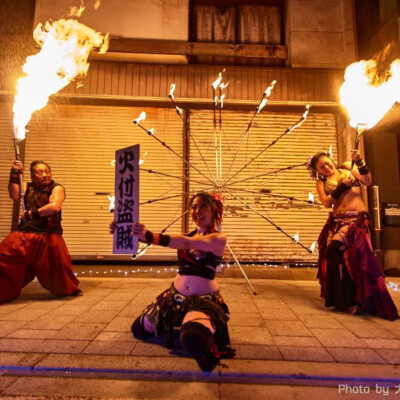 亀戸大道芸 金曜屋台村での火付盗賊ファイアーパフォーマンス