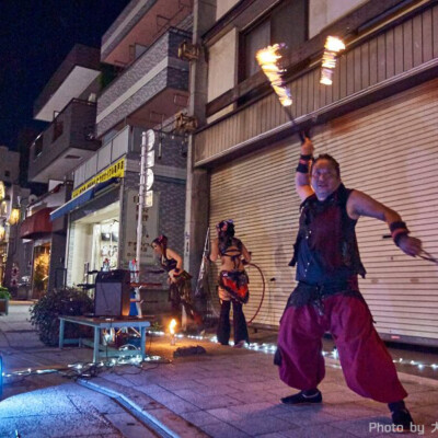 亀戸大道芸 金曜屋台村での火付盗賊ファイアーパフォーマンス