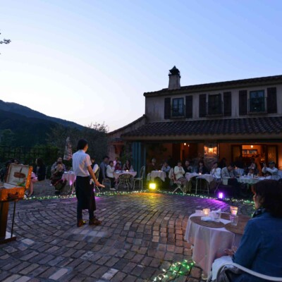 ローズガーデンでジャグリングショー