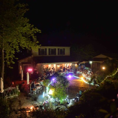 ローズガーデンでディナーショー