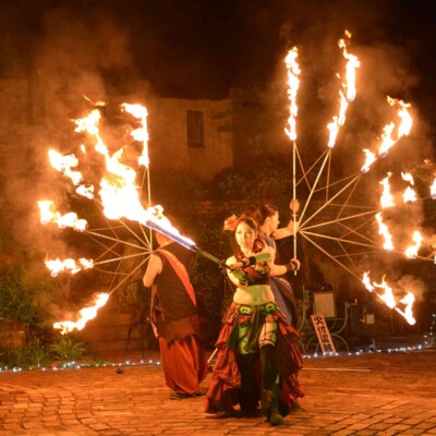 ローズガーデンでファイアーショー