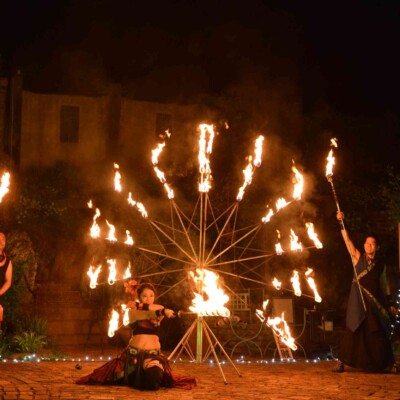 ローズガーデンでファイアーショー