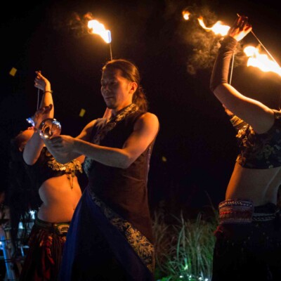 おこたんぺのコンタクトジャグリング アウトドアフェスで火付盗賊のファイアーパフォーマンス