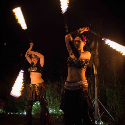 アウトドアフェスで火付盗賊のファイアーパフォーマンス
