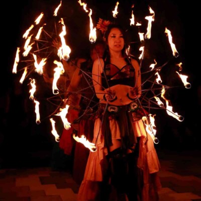 大学祭の火付盗賊ファイアーショー、火蛇サラマンドラの炎扇群舞