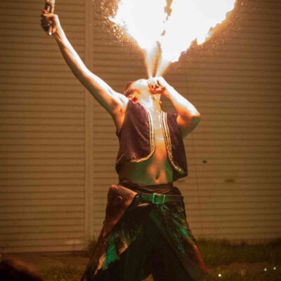 火吹き アウトドアフェス天竺で火付盗賊ファイアーパフォーマンス