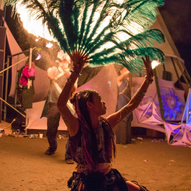 アウトドアフェスで火付盗賊ファイアーショー