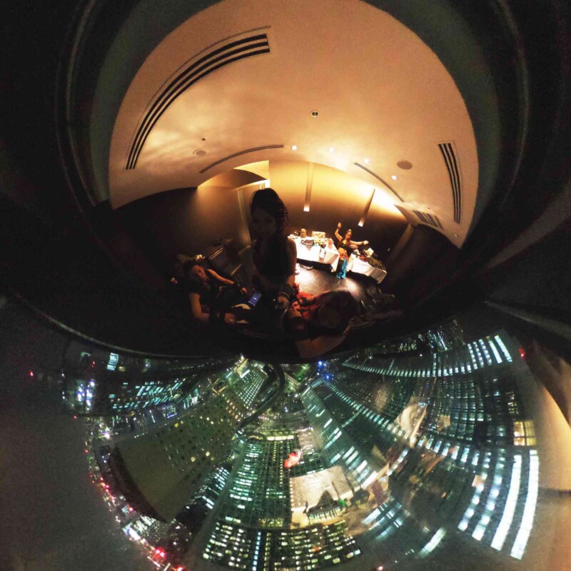 高層ビルで企業パーティ