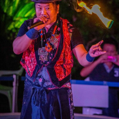 サンシャイン水族館屋上ビアガーデンで火付盗賊ファイアーショー