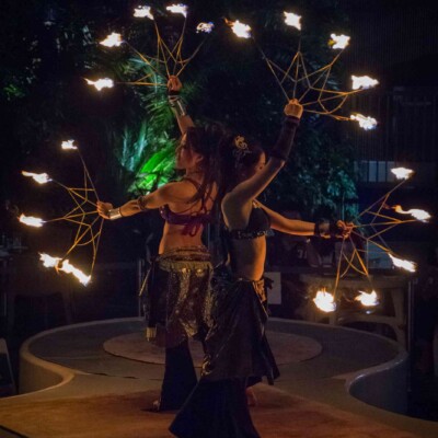 サンシャイン水族館屋上ビアガーデンで火付盗賊ファイアーショー