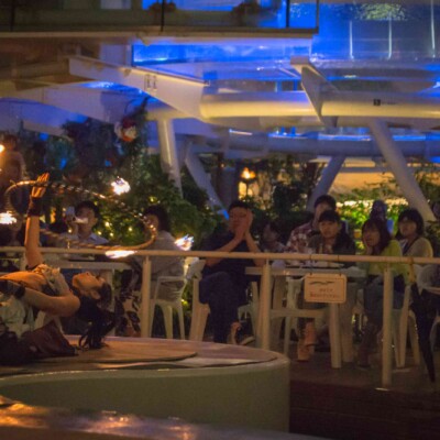 サンシャイン水族館屋上ビアガーデンで火付盗賊ファイアーショー