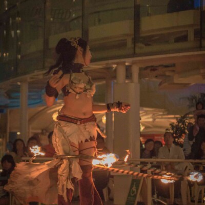 サンシャイン水族館屋上ビアガーデンで火付盗賊ファイアーショー