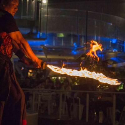 サンシャイン水族館屋上ビアガーデンで火付盗賊ファイアーショー
