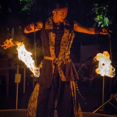 サンシャイン水族館屋上ビアガーデンで火付盗賊ファイアーショー