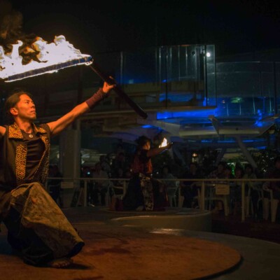 サンシャイン水族館屋上ビアガーデンで火付盗賊ファイアーショー