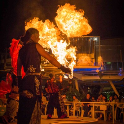 サンシャイン水族館屋上ビアガーデンで火付盗賊ファイアーショー