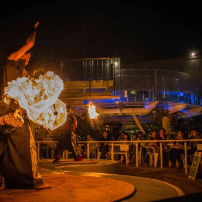 サンシャイン水族館屋上ビアガーデンで火付盗賊ファイアーショー