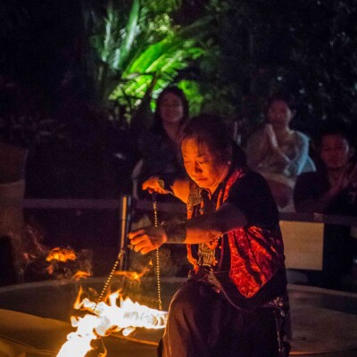 サンシャイン水族館屋上ビアガーデンで火付盗賊ファイアーショー