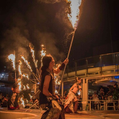 サンシャイン水族館屋上ビアガーデンで火付盗賊ファイアーショー