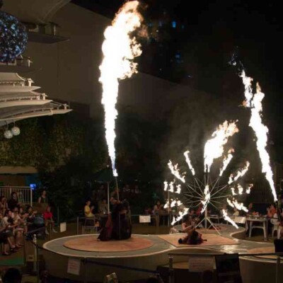 サンシャイン水族館屋上ビアガーデンで火付盗賊ファイアーショー