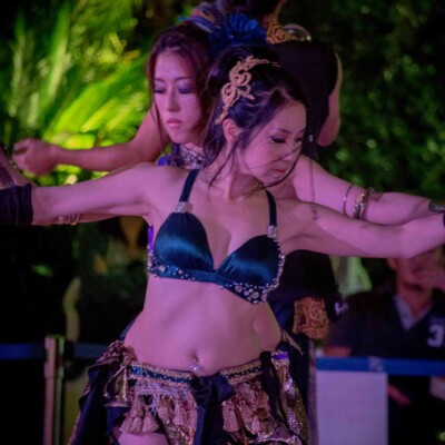 サンシャイン水族館屋上ビアガーデンで火付盗賊ベリーダンスショー