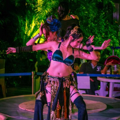 サンシャイン水族館屋上ビアガーデンで火付盗賊ベリーダンスショー