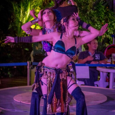 サンシャイン水族館屋上ビアガーデンで火付盗賊ベリーダンスショー