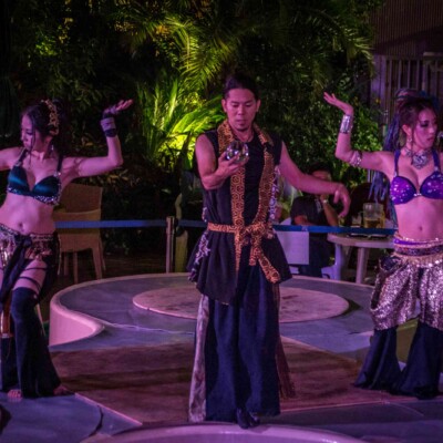 おこたんぺのコンタクトジャグリングと火蛇サラマンドラのダンスコラボ サンシャイン水族館屋上ビアガーデンで火付盗賊ジャグリングショー