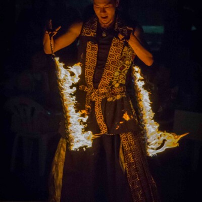 サンシャイン水族館屋上ビアガーデンで火付盗賊ファイアーショー