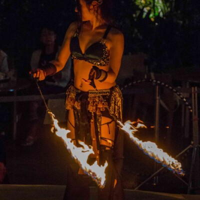 サンシャイン水族館屋上ビアガーデンで火付盗賊ファイアーショー