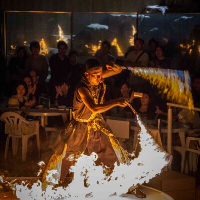 サンシャイン水族館屋上ビアガーデンで火付盗賊ファイアーショー