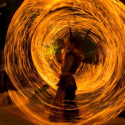 サンシャイン水族館屋上ビアガーデンで火付盗賊ファイアーショー