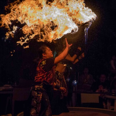 サンシャイン水族館屋上ビアガーデンで火付盗賊ファイアーショー